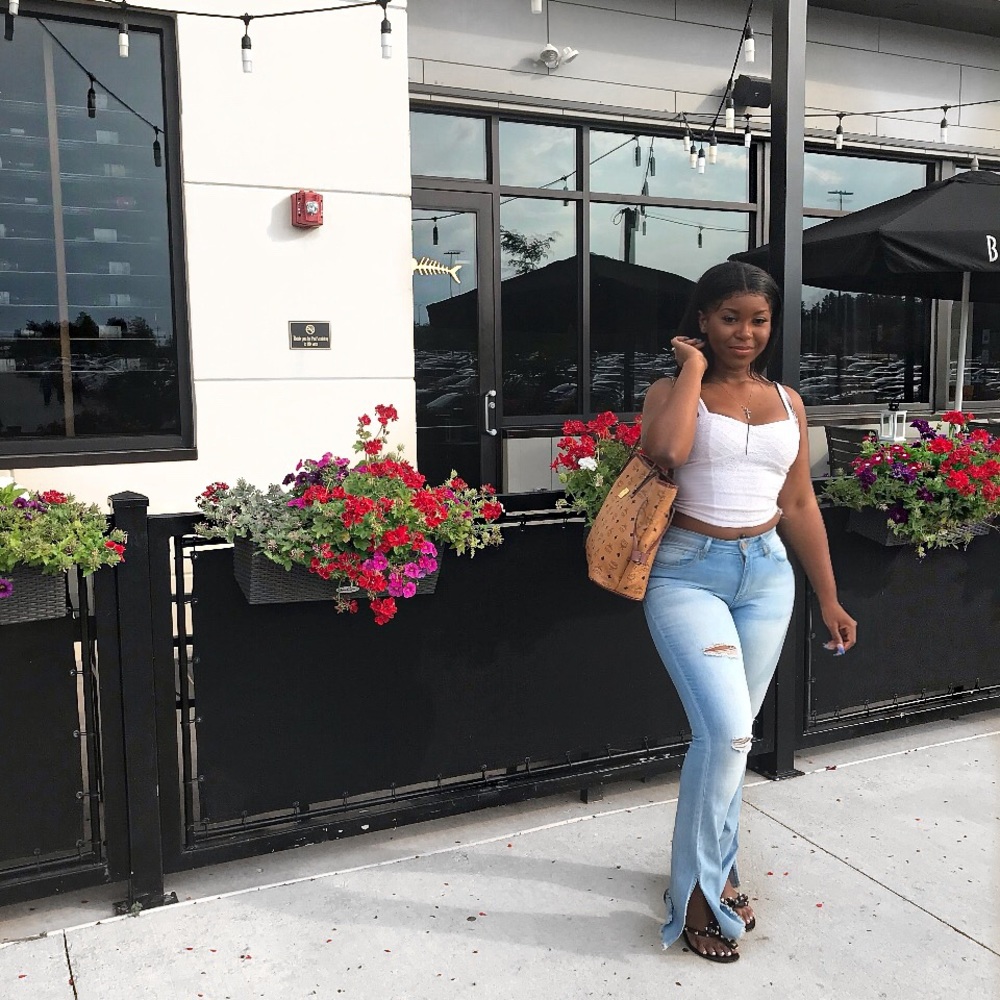 Flare distressed jeans